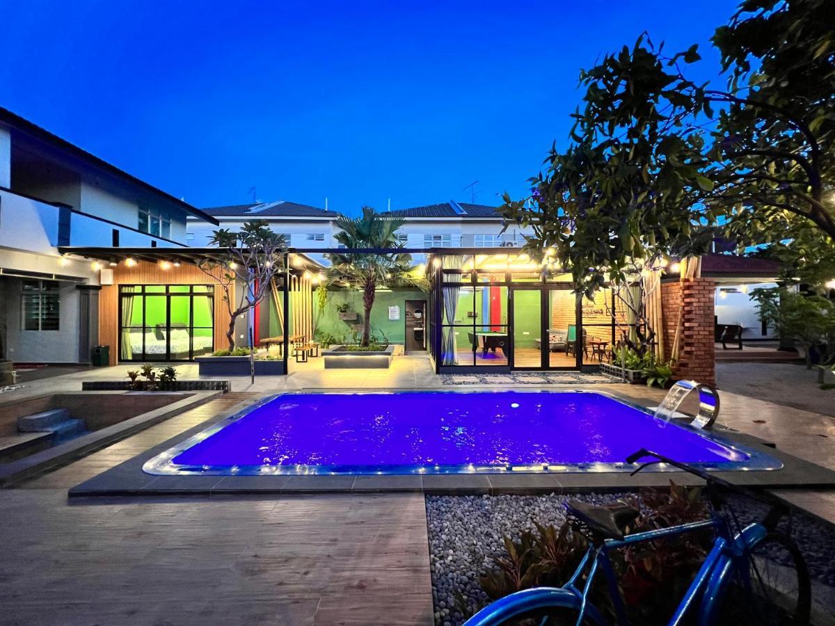 The Uniique Haus - Johor 1St Staycation Water Dining Experience Johor Bahru Exterior photo