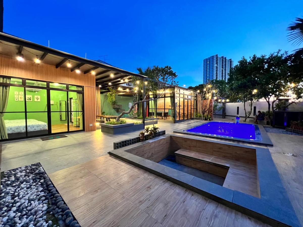 The Uniique Haus - Johor 1St Staycation Water Dining Experience Johor Bahru Exterior photo