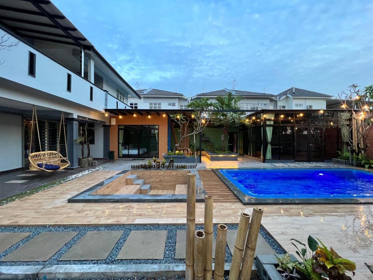 The Uniique Haus - Johor 1St Staycation Water Dining Experience Johor Bahru Exterior photo