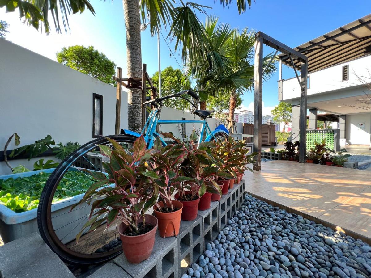 The Uniique Haus - Johor 1St Staycation Water Dining Experience Johor Bahru Exterior photo